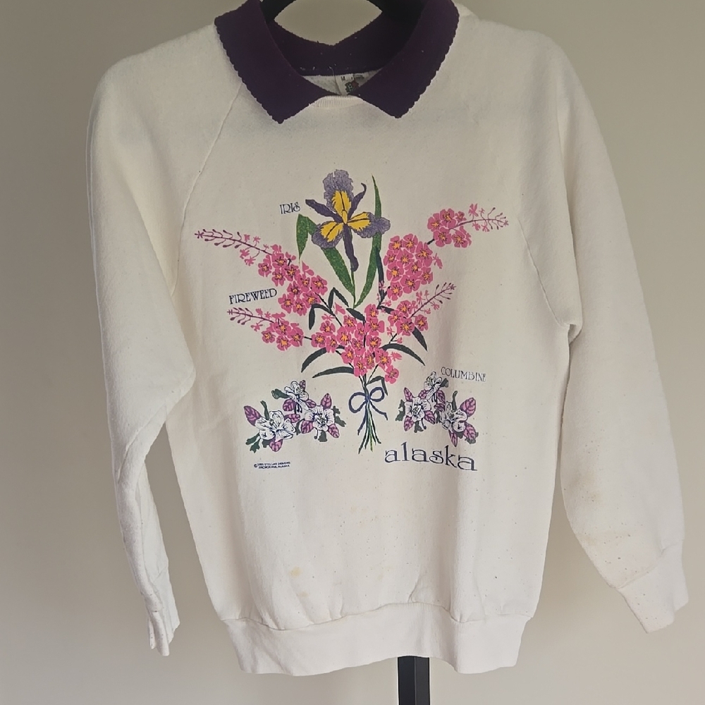 Vintage Spring Alaska Crewneck Floral Print White Sweater Size: Medium